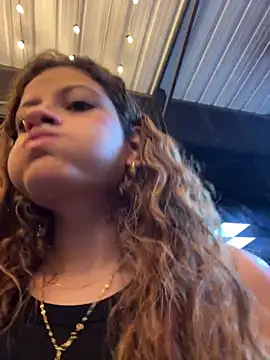 Snapshot of alana15 chatting on 03-22-25, 12:39 alana15 online show from 03-22-25, 12:39