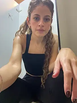 Snapshot of alana15 chatting on 02-09-25, 01:35 alana15 online show from 02-09-25, 01:35
