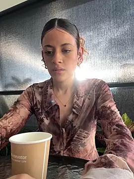 alana15 online show from 11-05-25, 09:40