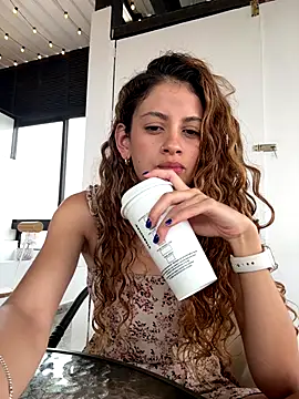 Snapshot of alana15 chatting on 09-28-25, 05:20 alana15 online show from 09-28-25, 05:20