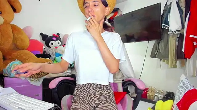 Snapshot of Lawrncesofiets chatting on 11-16-25, 04:12 Lawrncesofiets online show from 11-16-25, 04:12