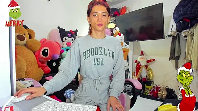 Snapshot of Lawrncesofiets chatting on 12-20-25, 05:05 Lawrncesofiets online show from 12-20-25, 05:05