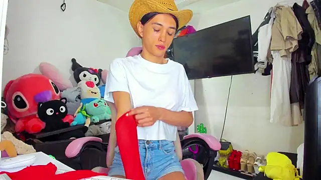 Snapshot of Lawrncesofiets chatting on 10-24-25, 05:23 Lawrncesofiets online show from 10-24-25, 05:23