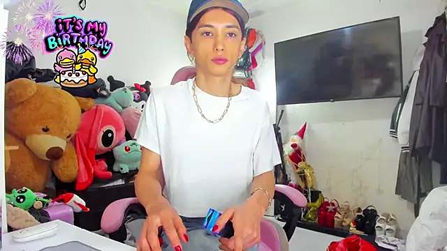 Snapshot of Lawrncesofiets chatting on 01-12-26, 06:04 Lawrncesofiets online show from 01-12-26, 06:04