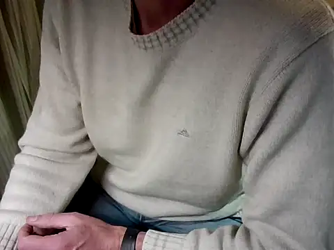 Snapshot of mariohurt101 chatting on 09-29-25, 09:42 mariohurt101 online show from 09-29-25, 09:42