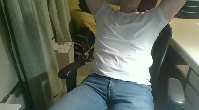 Snapshot of mariohurt101 chatting on 01-06-25, 08:50 mariohurt101 online show from 01-06-25, 08:50