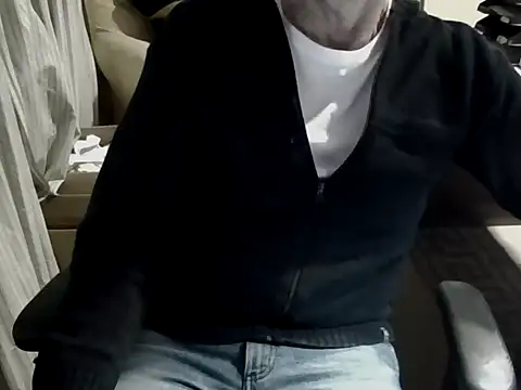 Snapshot of mariohurt101 chatting on 09-16-25, 09:27 mariohurt101 online show from 09-16-25, 09:27