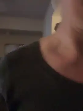 MaiseKnox online show from 10-25-25, 01:01