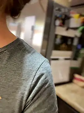 MaiseKnox online show from 04-17-26, 09:28