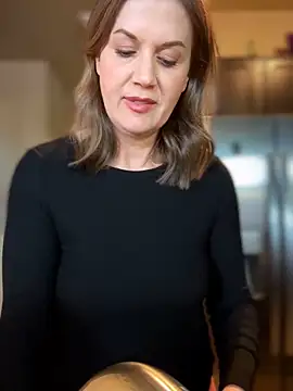 MaiseKnox online show from 03-24-26, 11:05