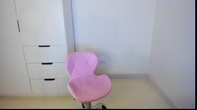 MiaStripDance online show from 01-15-26, 04:32