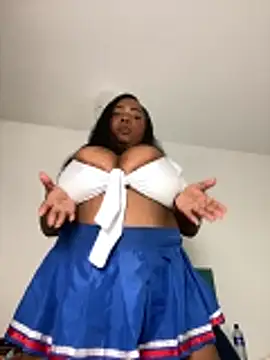 Snapshot of angelGgold chatting on 03-28-26, 12:39 angelGgold online show from 03-28-26, 12:39