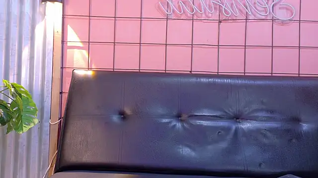 Snapshot of martin_killer chatting on 01-15-26, 01:31 martin killer online show from 01-15-26, 01:31