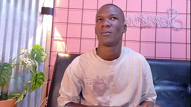 Snapshot of martin_killer chatting on 12-19-25, 01:42 martin killer online show from 12-19-25, 01:42