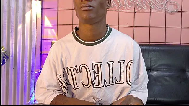 Snapshot of martin_killer chatting on 11-06-25, 01:31 martin killer online show from 11-06-25, 01:31