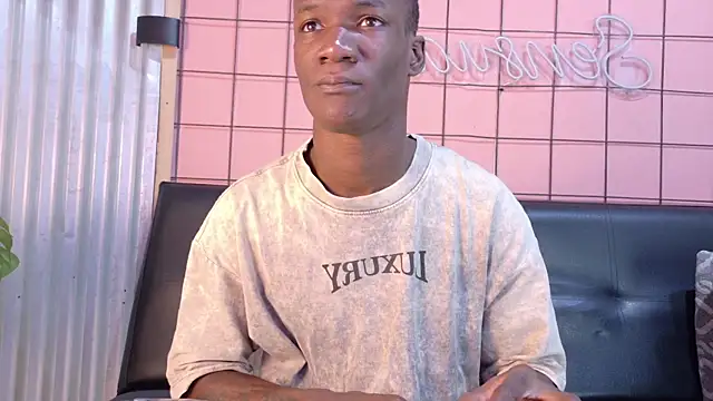 Snapshot of martin_killer chatting on 12-02-25, 01:17 martin killer online show from 12-02-25, 01:17