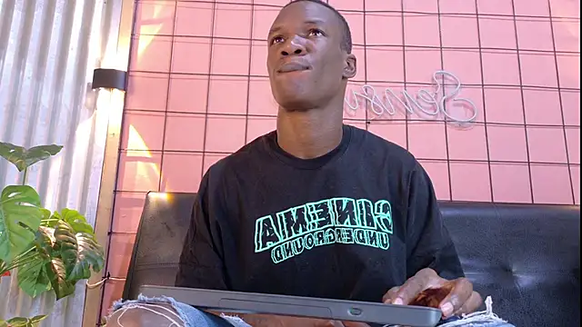 Snapshot of martin_killer chatting on 01-08-26, 01:33 martin killer online show from 01-08-26, 01:33