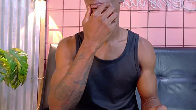 Snapshot of martin_killer chatting on 11-20-25, 01:28 martin killer online show from 11-20-25, 01:28