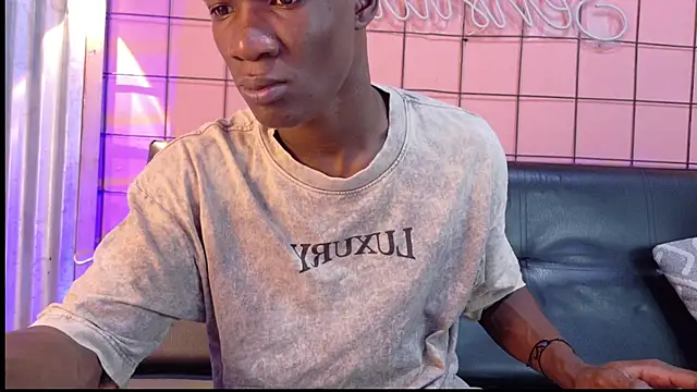 Snapshot of martin_killer chatting on 11-12-25, 01:21 martin killer online show from 11-12-25, 01:21