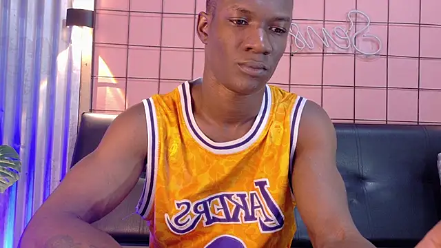 Snapshot of martin_killer chatting on 11-25-25, 01:39 martin killer online show from 11-25-25, 01:39