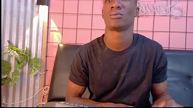 Snapshot of martin_killer chatting on 10-25-25, 01:27 martin killer online show from 10-25-25, 01:27