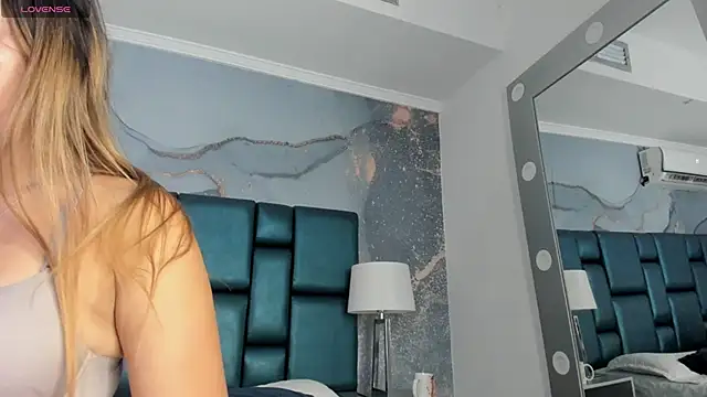 Vivi prinncess online show from 09-18-25, 10:02