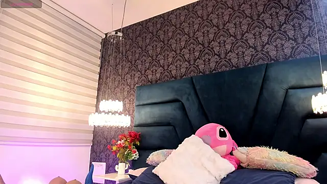 Snapshot of Vivi_prinncess chatting on 05-13-26, 11:45 Vivi prinncess online show from 05-13-26, 11:45