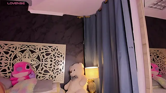 Snapshot of Vivi_prinncess chatting on 05-16-26, 11:15 Vivi prinncess online show from 05-16-26, 11:15