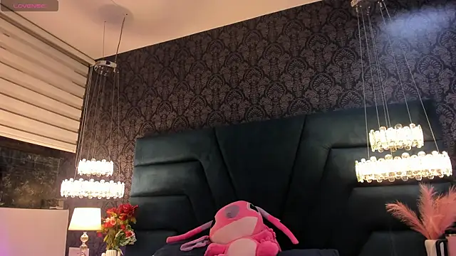 Snapshot of Vivi_prinncess chatting on 05-12-26, 10:49 Vivi prinncess online show from 05-12-26, 10:49