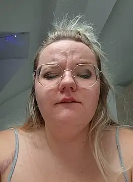 Fiona0705 online show from 10-08-25, 09:00