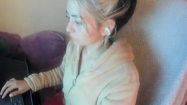 Snapshot of Sammysammy_ chatting on 06-19-26, 11:16 Sammysammy online show from 06-19-26, 11:16