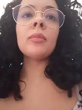 Snapshot of NinaSweet2 chatting on 06-17-26, 04:17 NinaSweet2 online show from 06-17-26, 04:17