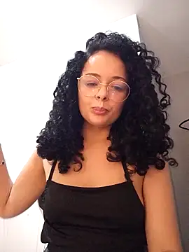 Snapshot of NinaSweet2 chatting on 03-21-26, 03:41 NinaSweet2 online show from 03-21-26, 03:41