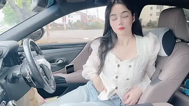 Snapshot of orla2021 chatting on 10-17-25, 12:14 orla2021 online show from 10-17-25, 12:14