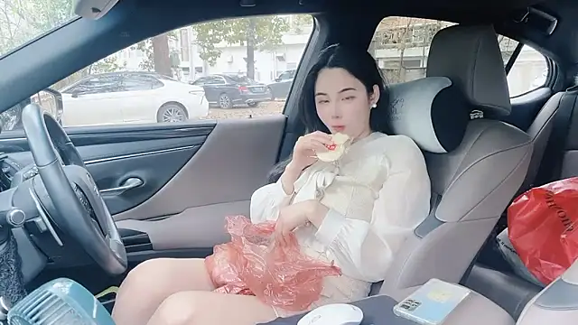 Snapshot of orla2021 chatting on 02-27-25, 07:30 orla2021 online show from 02-27-25, 07:30