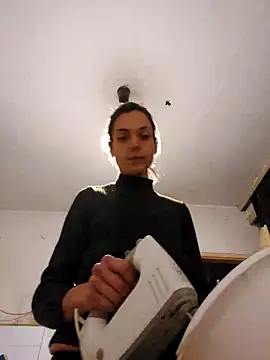 Snapshot of JoLeNe27 chatting on 04-04-26, 06:03 JoLeNe27 online show from 04-04-26, 06:03