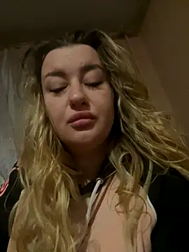 Snapshot of Mandy_Belcher chatting on 11-14-25, 03:15 Mandy Belcher online show from 11-14-25, 03:15