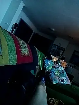 Snapshot of happyduckkie chatting on 01-12-26, 12:12 happyduckkie online show from 01-12-26, 12:12