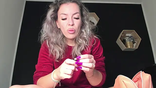 Snapshot of Alesys69 chatting on 10-03-25, 10:55 Alesys69 online show from 10-03-25, 10:55