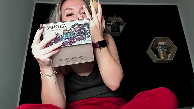 Snapshot of Alesys69 chatting on 11-13-25, 12:03 Alesys69 online show from 11-13-25, 12:03