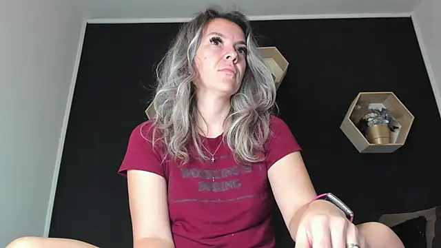 Snapshot of Alesys69 chatting on 09-27-25, 10:05 Alesys69 online show from 09-27-25, 10:05