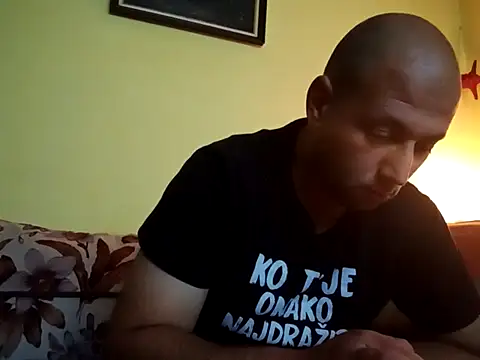 Snapshot of Flakka95 chatting on 10-17-25, 01:31 Flakka95 online show from 10-17-25, 01:31