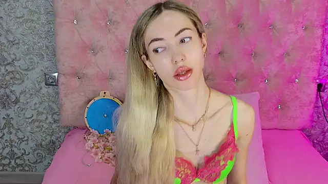 Snapshot of Akilla_Queen chatting on 06-28-26, 01:56 Akilla Queen online show from 06-28-26, 01:56