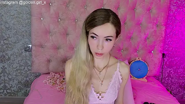 Akilla Queen online show from 04-14-26, 01:54