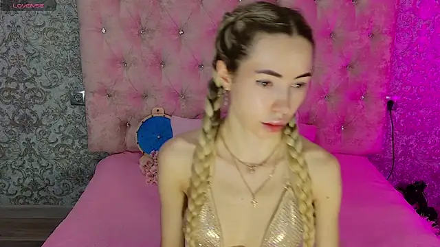 Snapshot of Akilla_Queen chatting on 07-24-26, 01:56 Akilla Queen online show from 07-24-26, 01:56