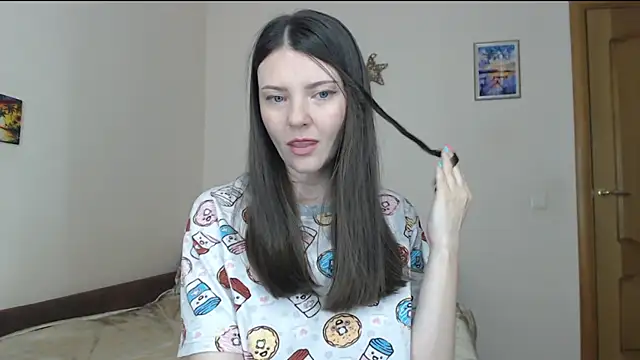 Snapshot of SugarTati chatting on 07-08-26, 06:30 SugarTati online show from 07-08-26, 06:30