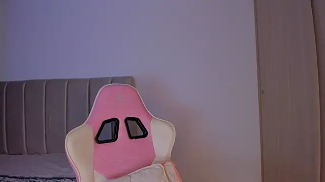 isa bunny online show from 09-18-25, 05:43