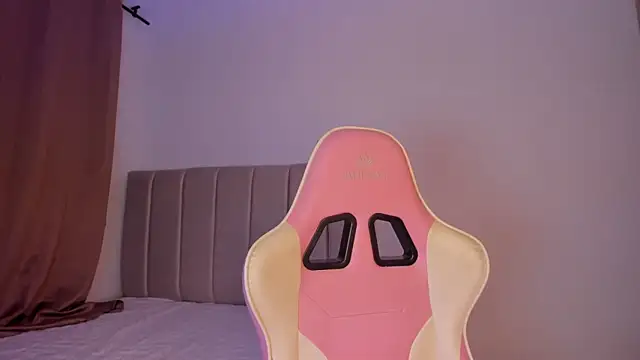 isa bunny online show from 12-16-25, 06:06