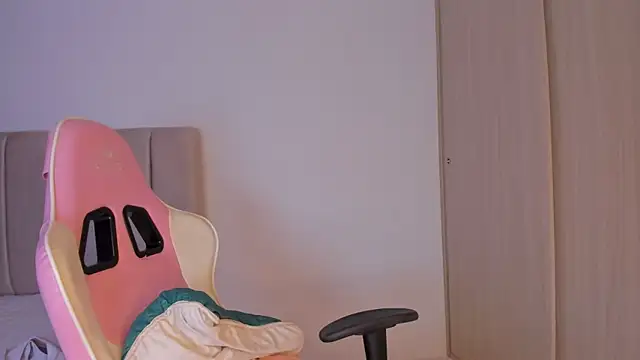 isa bunny online show from 11-01-25, 03:02