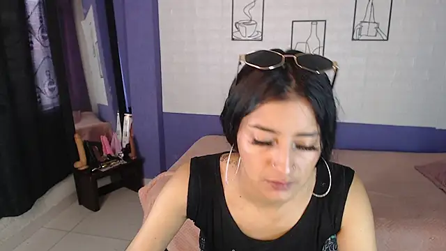Snapshot of skinny_Yizz chatting on 05-12-26, 06:58 skinny Yizz online show from 05-12-26, 06:58